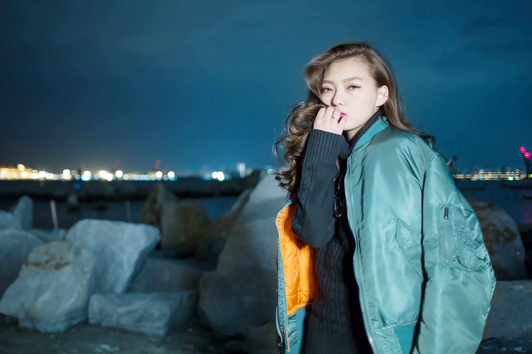 潮芦屋ビーチで夜景ポートレート撮影 神戸 西宮 芦屋の出張撮影ヌーフォト 七五三 お宮参り 家族写真 プロフィール写真